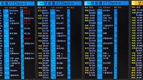 Time lapse flight information board changing flight information. Terminal flight Video stock 153086087