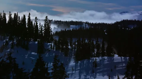Time lapse of fog rolling in and out of the mountains. mt. washington b.c. ca Видео 22916768