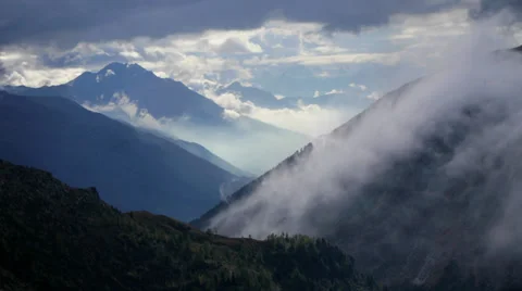Time lapse of foggy landscape. Stock Footage 32131889