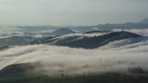 Time lapse footage drifting clouds over the rainforest Video stock 139553857