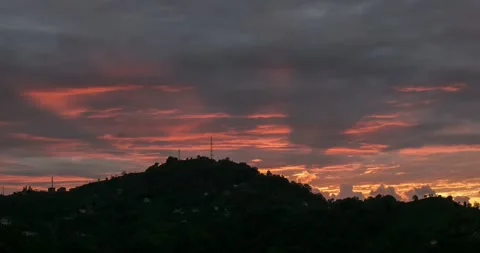 Time-lapse Footage Of Light Beams At Sunset Vídeo Stock 333246541