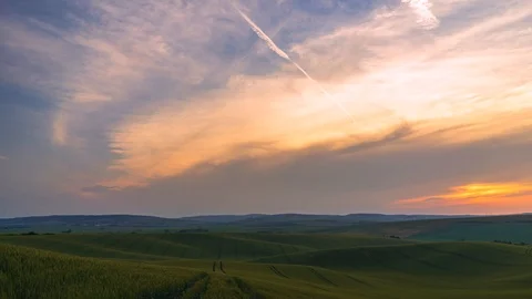 Time-lapse footage of sunset over beautiful rural countryside. Stock Footage 90335804