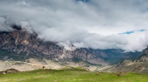 Time lapse.The formation of clouds over alpine meadows. 스톡 동영상 50684723