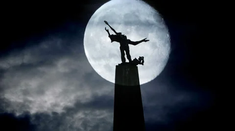 Time lapse of full moon raising. silhouette. mystery sky. spooky horror scary Stock-Footage 36205244