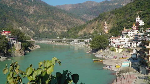 Time lapse of the Ganges river and Lakshman Jhula bridge Stock-Footage 58493992