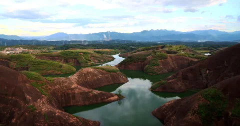 Time lapse of Gaoyi Ridge Danxia landform 스톡 동영상 295580160