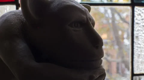Time Lapse: Gargoyle In Window - Light Flares, Sunset Vidéo 36408524
