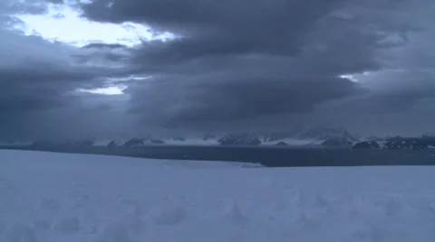 Time lapse of a gathering winter storm, Antarctica Vidéo 34294262