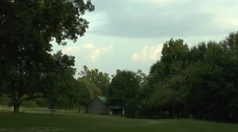 Time-lapse of Georgia Barn Video stock 40057656