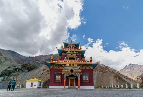 Time lapse of Gue Mummy Lama Temple. Video stock 106785693
