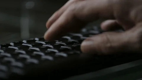 Time lapse, hand typing on keyboard closeup Video stock 84703478