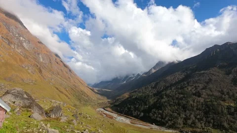 Time Lapse of Har Ki Dun Valley, Sankri Range, Uttarakhand, India 動画素材 166449132