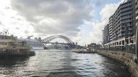 Time Lapse of Harbour Bridge &amp; Ferry Traffic at Circular Quay Sydney, Australia Vidéo 76756377