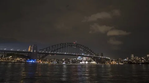 Time Lapse of the Harbour Bridge at Night with Sydney, Australia Vidéo 76787954