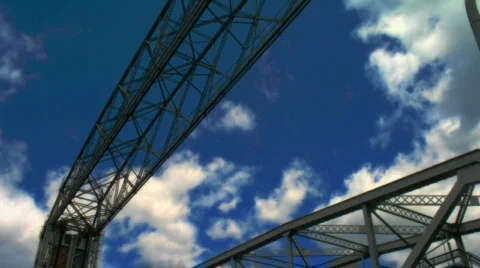 Time Lapse HD 720p Clouds Behind Aerial Bridge Duluth  動画素材 519990