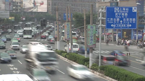 Time lapse heavy 4-way traffic junction. Stock Footage 38173184