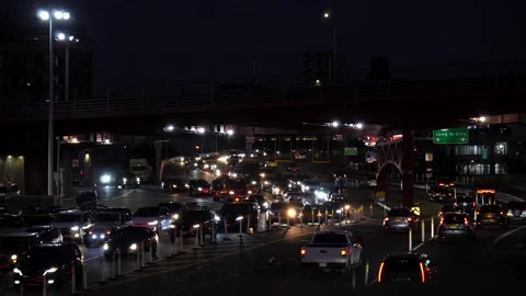 Time-lapse of heavy traffic coming and going early evening on. the BQE. 動画素材 164664296