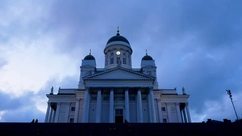 Time lapse of Helsinki Cathedral in the evening at blue hour light 스톡 동영상 117362142