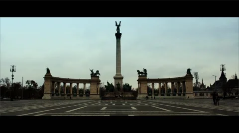 Time lapse of Heroes' Square in Budapest, Hungary. (Monuments &amp; Statues) Stock Footage 45699564