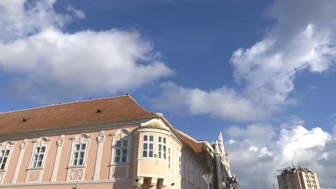 Time lapse house under the clouds 動画素材 82064280