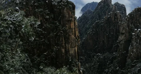 Time lapse of Huangshan clouds after snow Vídeo Stock 125313556