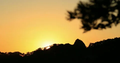 Time lapse of Huangshan clouds after snow Stock Footage 125313604
