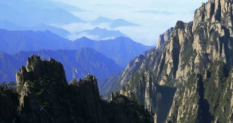 Time lapse of Huangshan clouds after snow Stock-Footage 125316290