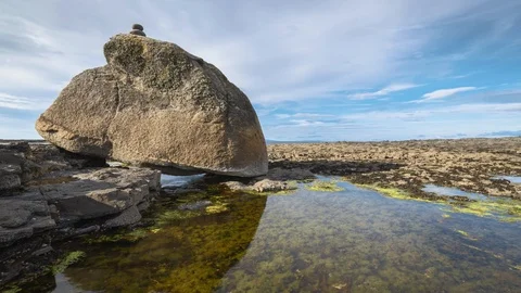 Time Lapse of Huge Coast Rock at Wild Atlantic Way in Ireland 動画素材 101396482