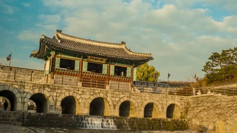 Time lapse, Hwahongmun Gate with clouds flowing beautifully, Zoom in 스톡 동영상 260879135