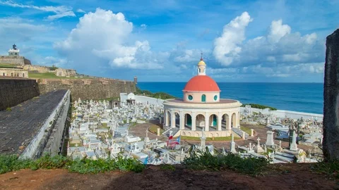 Time lapse hyperlapse of old town colonial San Juan cemetery, Puerto Rico Vídeos de archivo 96107167