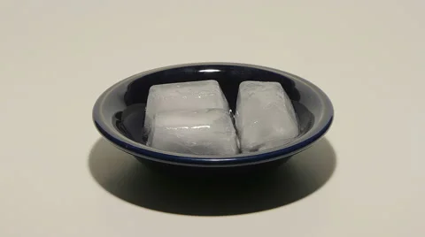 Time Lapse of Ice Cubes Melting Vidéo 64800488