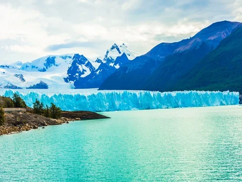 A time lapse with ice fall in the water in the Perito Moreno Glacier Video stock 78145651