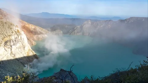 Time lapse on the Ijen volcano with an acidic lake in the background. Java 動画素材 245130853