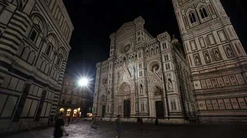 Time Lapse Of Il duomo in Florence, at night Stock Footage 136681803