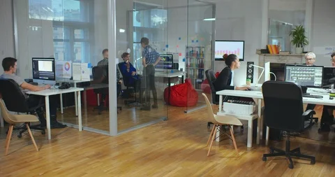 Time lapse. Image of loft office full of people working Stock Footage 99331764