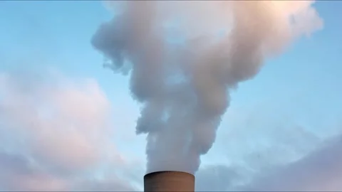 Time-lapse image of the steam column above a nuclear power plant Stock-Footage 233431135