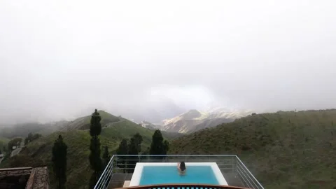 Time lapse of Infinity pool at mountain top in the open air 库存影片 233253521