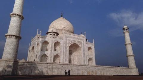 Time lapse inside the taj mahal UNESCO famous site Stock Footage 120109401