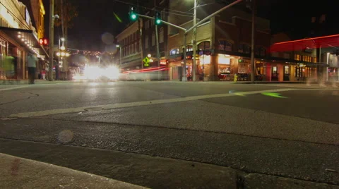 Time Lapse of intersection at night with cars Video stock 50733644