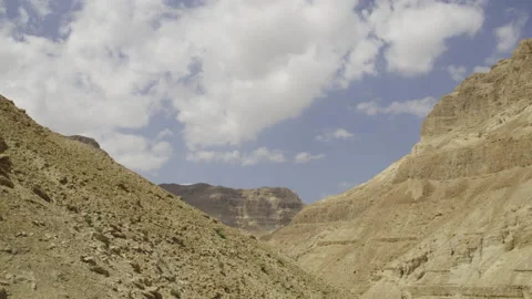 Time lapse of Judean desert on cloudy winter day Video stock 192418587