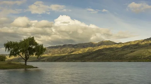 Time lapse of Lake Dunstan in evening light. Otago, New Zealand. Stock Footage 136065004