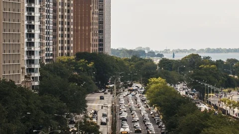 Time Lapse Lake Shore Drive Traffic &amp; Clouds in Chicago (Long Version) 4K w LUT Vidéo 80294814