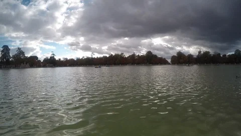 Time Lapse -  Large pond of the Retiro Madrid Vídeo Stock 97793796