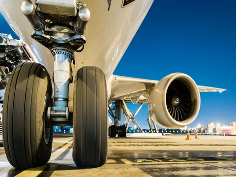 Time lapse loading cargo outside cargo plane Видео 74019450