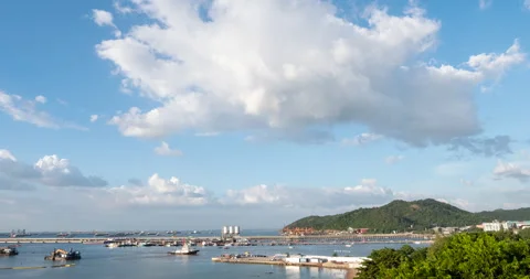 Time-lapse Logistic shipping quay boat Engineering crane depot Video stock 267797050