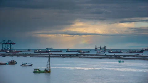 Time-lapse Logistic shipping quay boat Engineering crane depot at logistic expor Video stock 270104829