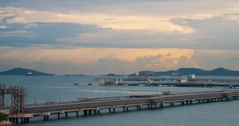 Time-lapse Logistic shipping quay boat in twilight sky night Video stock 273273411