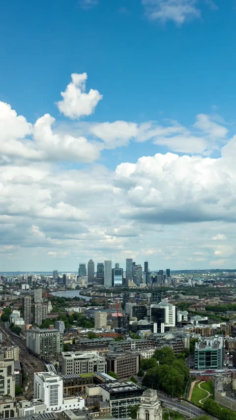 Time Lapse looking down on the City of London 動画素材 311606965
