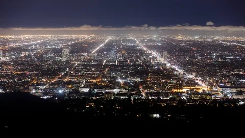 Time Lapse looking out over Hollywood at night. Stockbeeldmateriaal 109363373
