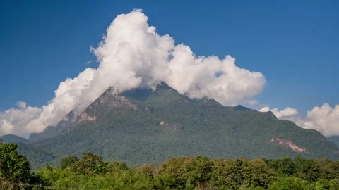 Time lapse majestic view of Doi Luang Chiang Dao in northern Thailand Stock Footage 227291264